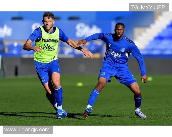 布莱克本与巡游者激战正酣谁能在这场对决中笑到最后